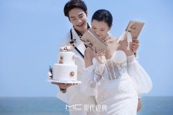-现代经典婚纱摄影