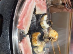 -围炉肉舍•炭烤活鳗•丹东海鲜烤肉(步行街店)