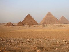 -吉萨金字塔群