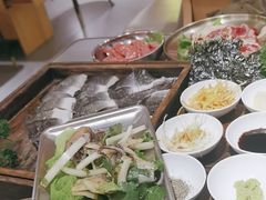 -围炉肉舍•炭烤活鳗•丹东海鲜烤肉(步行街店)