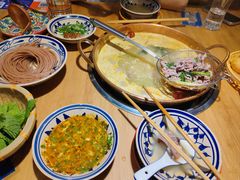 -洱火云南酸菜牛肉火锅(石景山当代商城店)