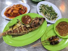 -明记烧鱼美味店