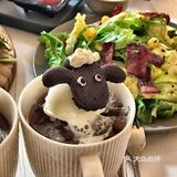 这家复古咖啡店🈶一羊千喜❗太可爱了🐏