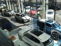 -上海宝信宝马4S店