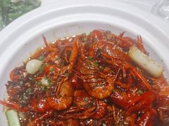 -肥肥虾庄·金牌油焖大虾(首义路店)