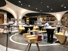 -钟书阁(珍园店)