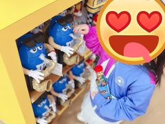 -m豆巧克力世界(上海世茂广场店)