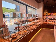 面包甜点陈列柜-巴黎贝甜(泗泾店)