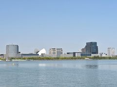 -上海滴水湖皇冠假日酒店