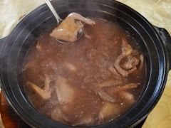 土茯苓鸽子汤-一煲鸽