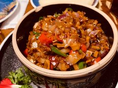 传统黑三剁配薄饼-雀舞云南菜(天津天河城购物中心店)