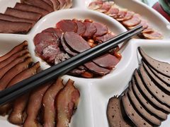 腊味风味拼盘-红杏酒家·地道川菜(一品天下店)