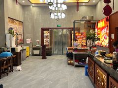 -乡土黄·鲜牛肉火锅·小龙虾(兴业街店)