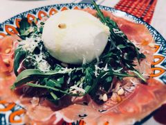 布拉塔奶酪配火腿沙拉-Primo·丽莫意大利窑烤披萨
