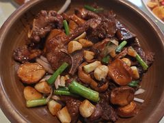 -阿瓦山寨·湘菜现炒·剁椒鱼头王(咸阳总店)