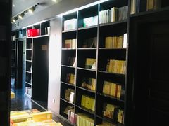 -钟书阁(松江泰晤士小镇店)