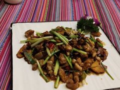 -香巴拉云南餐厅(华莱坞店)