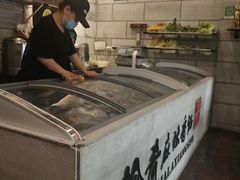 -愉肴麻辣香锅(中北镇店)