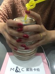 -蜜丝卡伦美甲美睫连锁