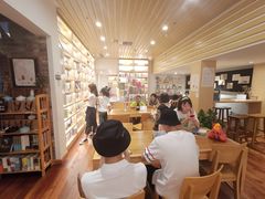 大堂-猫的天空之城概念书店(景德镇陶溪川店)