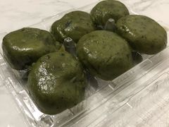 艾叶咸蛋黄肉松青团-王家沙点心店(南京西路总店)