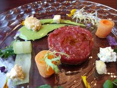 -香格里拉鱼跃地中海西餐厅·牛排披萨