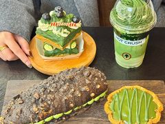 -HOT CRUSH趁热集合·现烤面包(上海环球港店)
