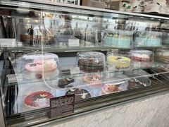 面包甜点陈列柜-哈根达斯(滨江店)