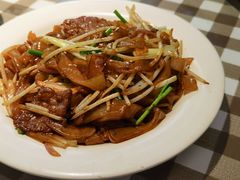 -新大咀港式茶餐厅(宝山万达店)