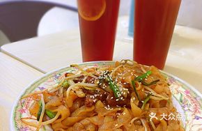 Signature Stir-Fried Beef Rice Noodles