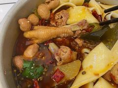 -晓彭肥肠鸡·泡椒鸡火锅(水木天地店)