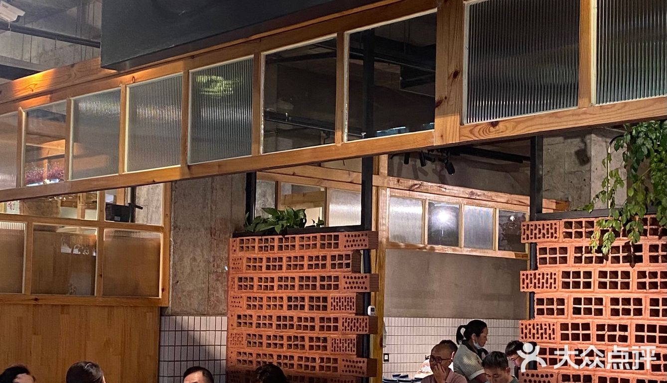 整整一桌20几份川菜这么便宜你敢信❓红油鸡片绝了[色]
