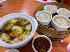 -莱莱小笼·乔艾