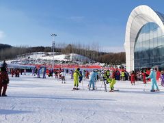 -亚布力新体委滑雪场