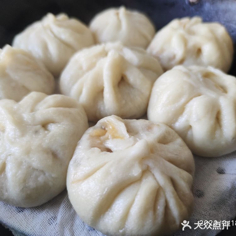 有助于发酵。调味里面可以加蚝油生抽盐和一点糖，提鲜