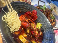 -肥肥虾庄·金牌油焖大虾(汉街SKP店)