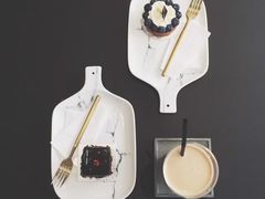 -UNI UNI(环亚凯瑟琳店)