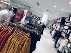 -优衣库(上海正大广场店)