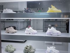 -BALENCIAGA(比斯特苏州购物村店)