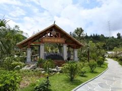 -腾冲洞山温泉村