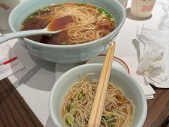 红汤面底-裕兴记•蟹黄面馆(人民广场店)