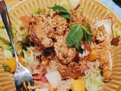 芒果西柚脆鸡沙拉-Lian尚莲越泰料理(IGC天汇店)