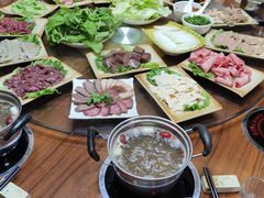 -周老三跷脚牛肉·全牛火锅(非遗传承店)