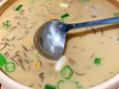 红薯粉-聚鑫朋酸菜肥肠(文艺路口店)