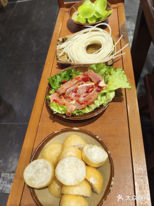 黔有有贵州酸汤夺夺粉火锅(五味十字店)图片