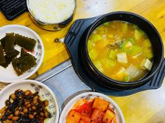 大酱汤-故乡家韩国料理(丹东街店)