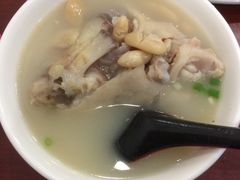 -雷祖芳老妈蹄花店