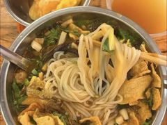 -柳州肥姨妈大骨螺蛳粉(东靖路店)
