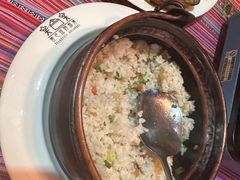 -香巴拉云南餐厅(华莱坞店)