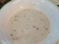 传统奶油蘑菇汤-萨莉亚意式餐厅(河东万达店)